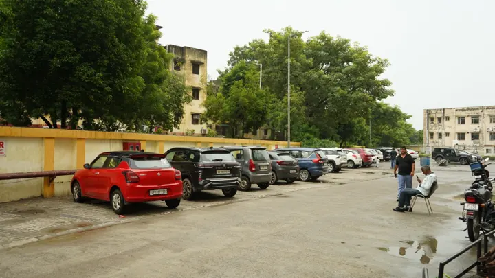 Car parking for around 2,000 cars at MSX Mall, Greater Noida