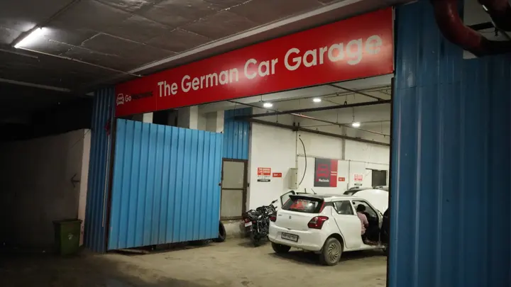 Car service and repair workshop at MSX Mall, Greater Noida